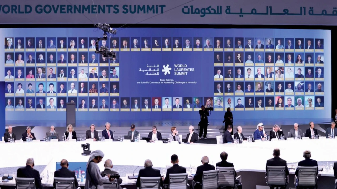 تحذير الخبراء.. القمة العالمية للعلماء تطالب بتغيير جذري في علاقة العلم بالسياسة